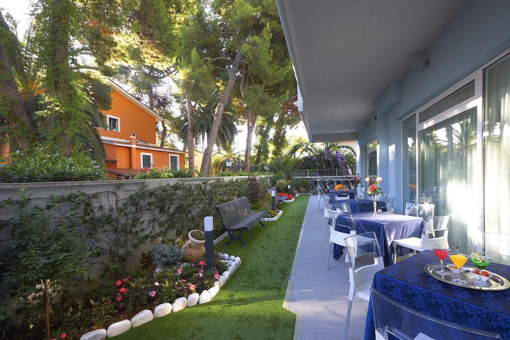 Aurea Hotel Tortoreto Exterior photo